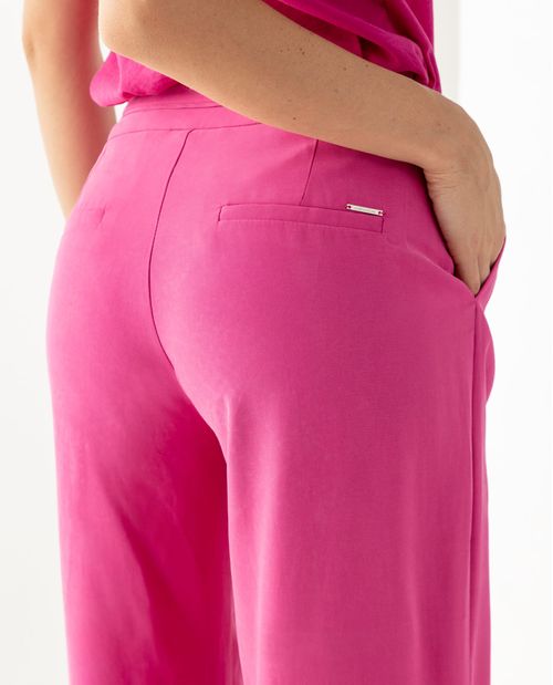 Pantalón con cortes en frente para mujer