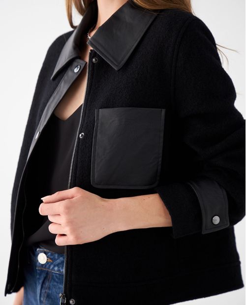Chaqueta con detalles tipo cuero para mujer