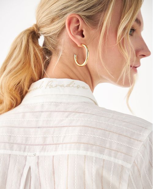 Camisa con mini detalles bordados para mujer