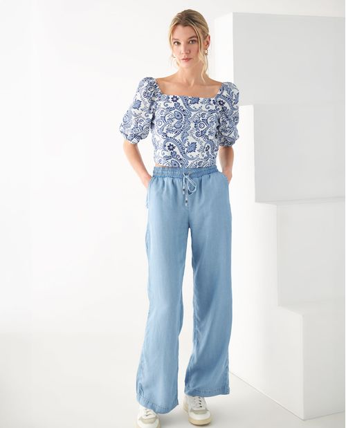 Camisa con escote recto para mujer