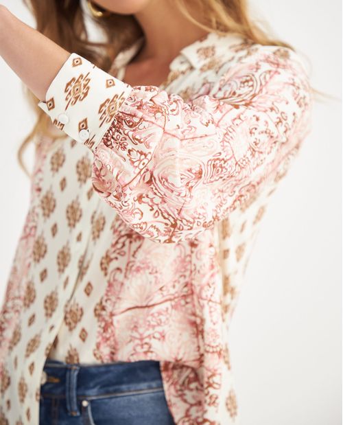 Camisa con cortes decorativos en frente para mujer