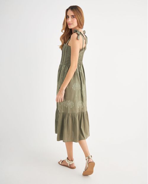 Vestido con detalles bordados para mujer