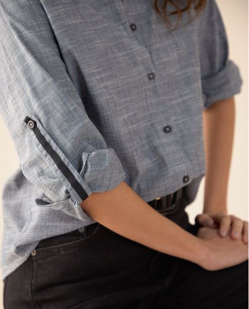 Camisa con bordados localizados para mujer