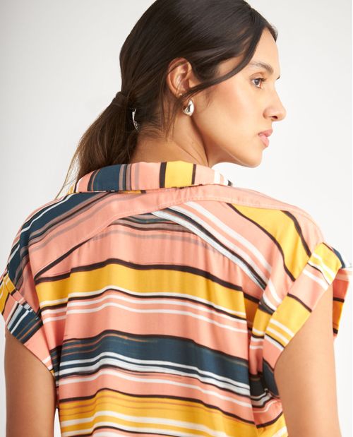 Camisa con escote en V para mujer