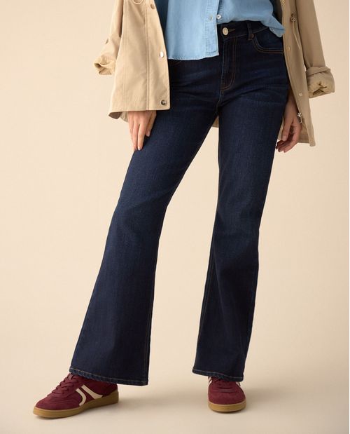 Jean Flare en black denim para mujer