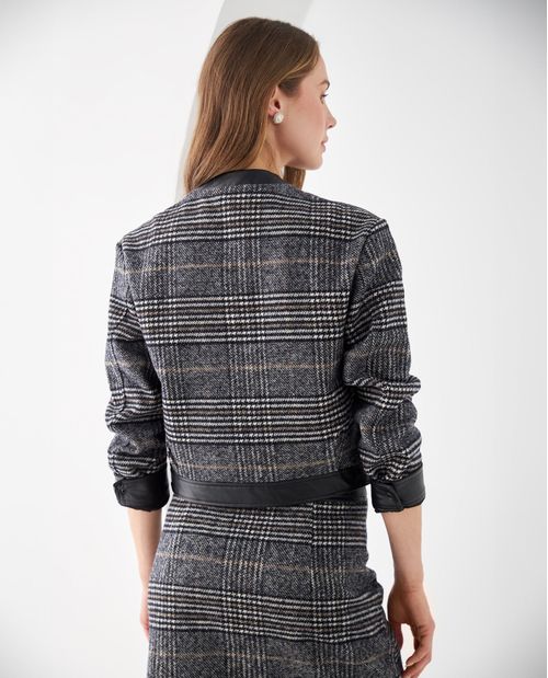Chaqueta con detalles tipo cuero para mujer