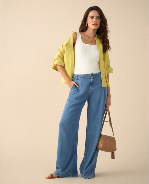 Jean en denim tono medio para mujer