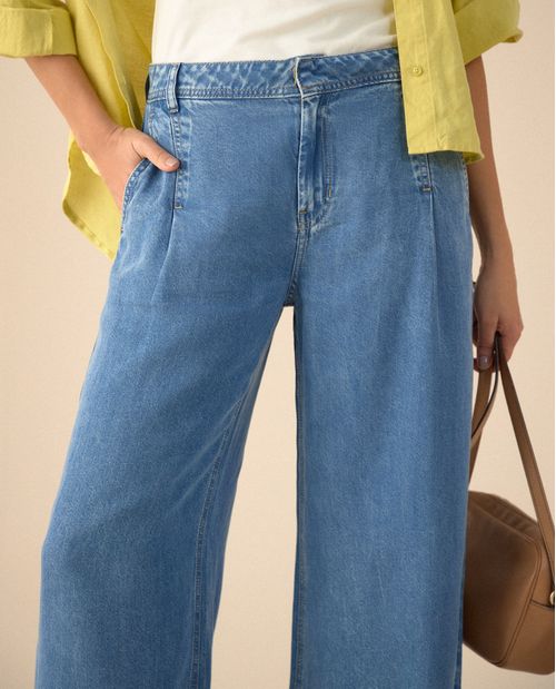 Jean en denim tono medio para mujer