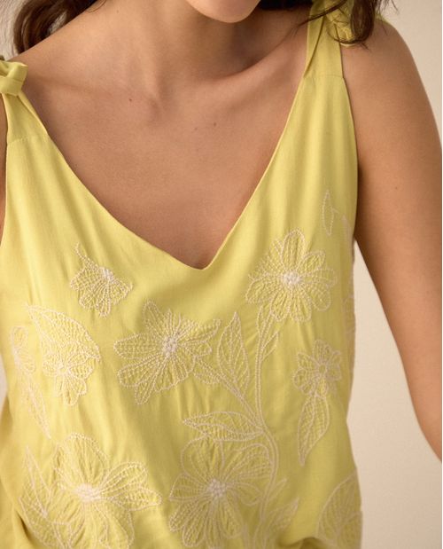 Camisa con escote en V para mujer