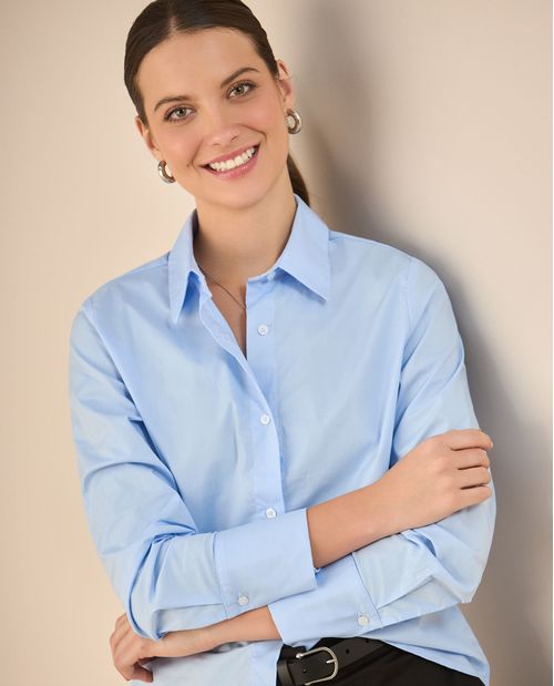 Camisa con detalle bordado en posterior para mujer