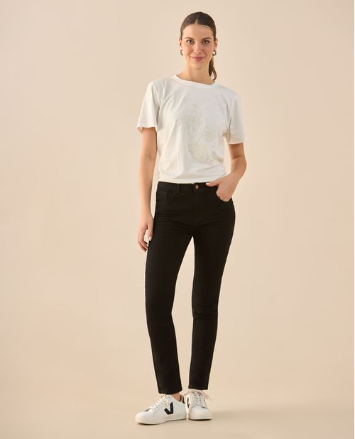 Jean en black denim para mujer
