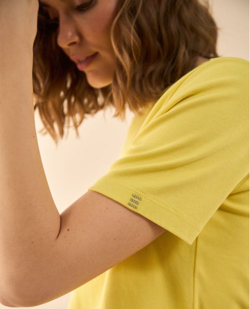Camiseta con apliques brillantes para mujer