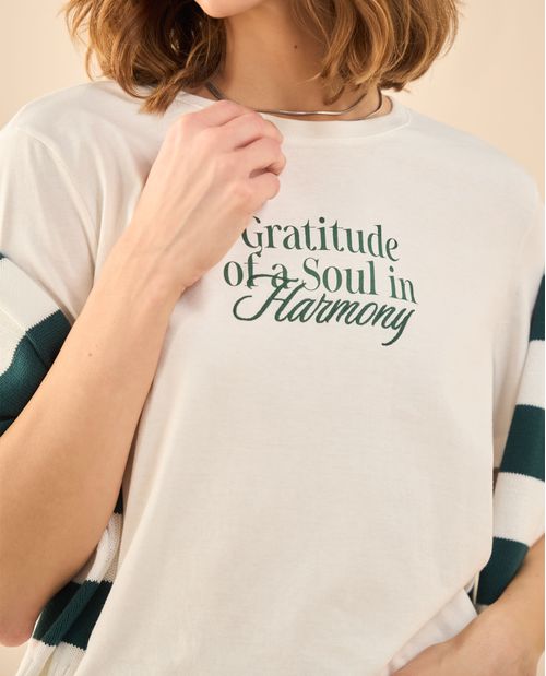 Camiseta con detalles bordados para mujer