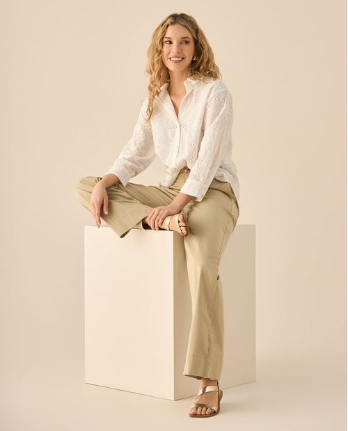 Camisa con flores para mujer