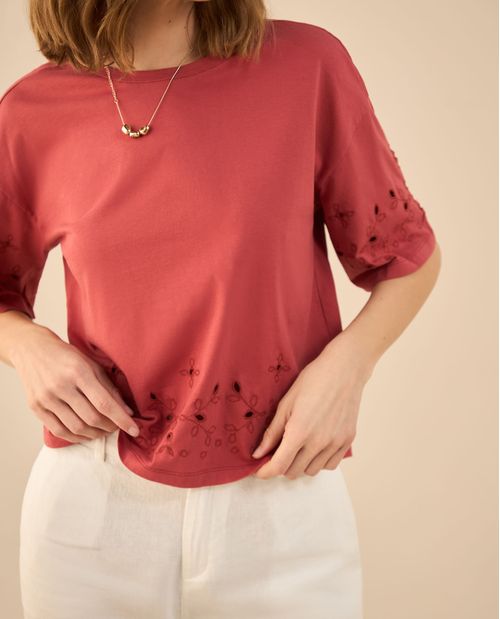 Camiseta con detalles desagujados para mujer