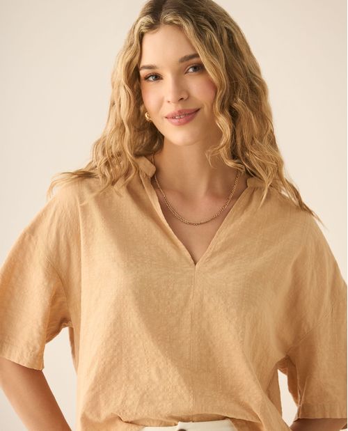 Camisa con escote en V para mujer