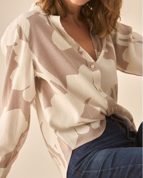 Camisa con estampado de flores para mujer
