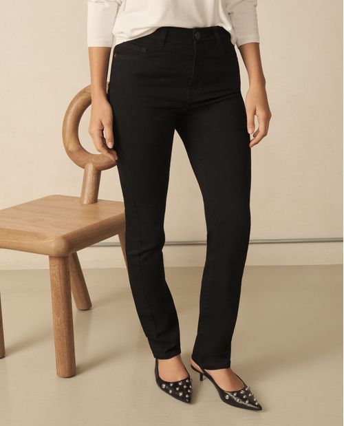 Jean Slim en black denim para mujer