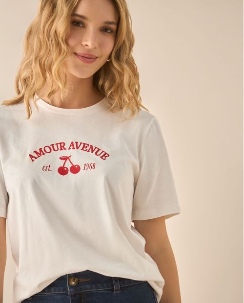 Camiseta con detalles bordados en frente para mujer