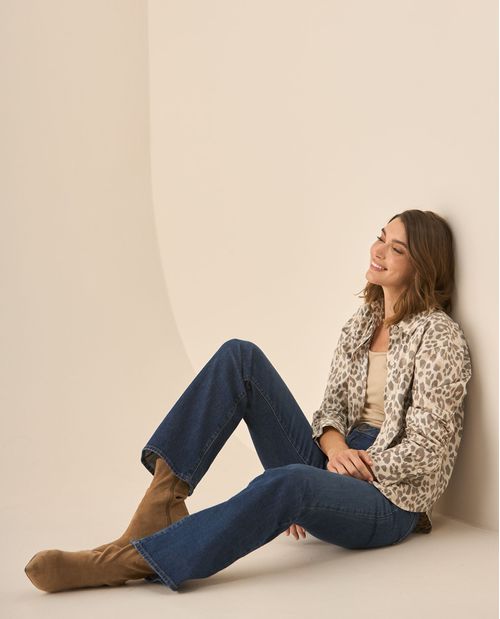 Jean Boot cut tono medio oscuro para mujer