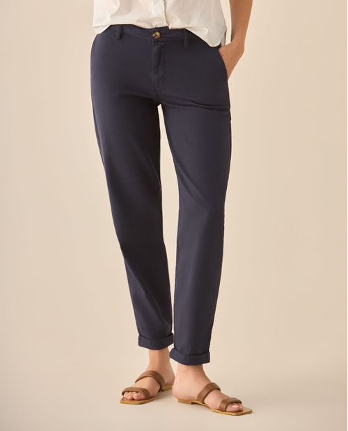 Pantalón clásico y bota con guardapolvo para mujer