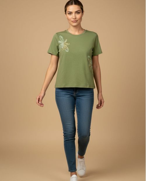 Camiseta con Bordados Florales