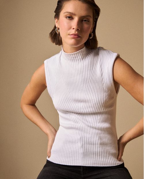 Camisa Tejida Cuello Alto Sin Mangas