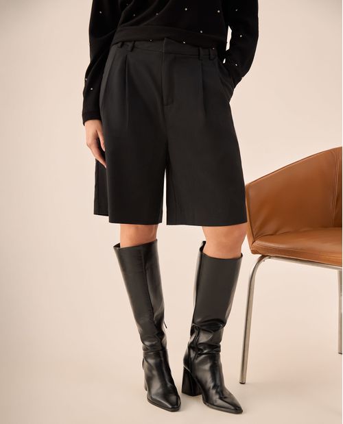 Shorts Negros Cintura Alta con Pliegues