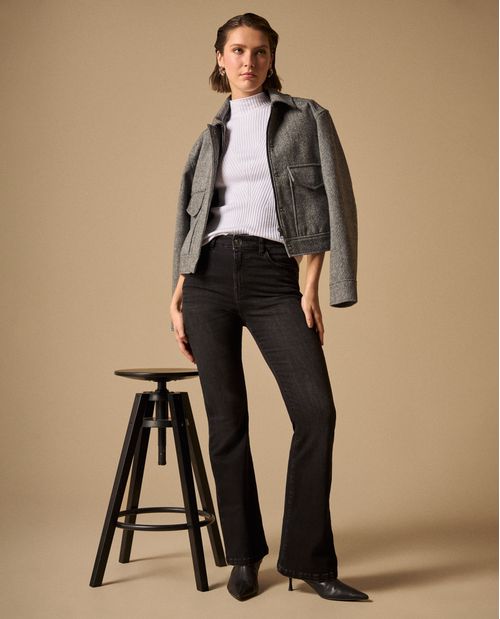 Jean Flared Negro Tiro Alto