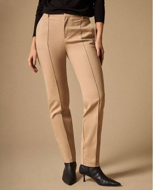 Pantalón Beige con Costuras Contrastantes
