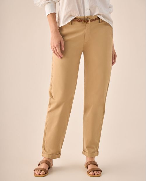 Chino Beige con Cinturón Trenzado