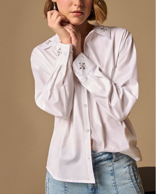 Camisa con Bordados Florales