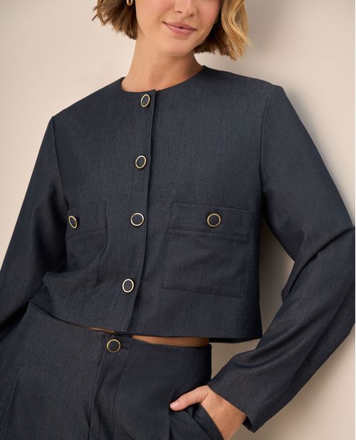 Chaqueta Cropped con Detalles Dorados