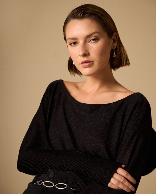 Camiseta Negra con Lurex Off-Shoulder
