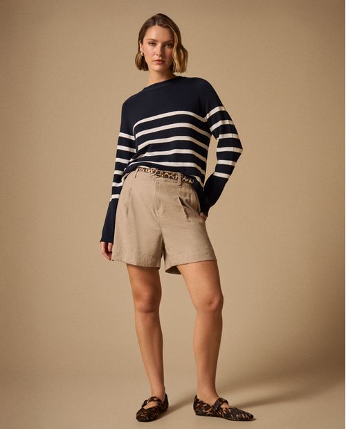 Bermuda Beige con Pliegues Frontales
