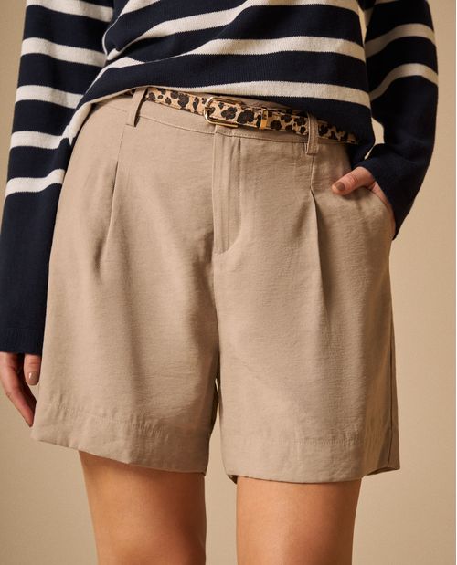 Bermuda Beige con Pliegues Frontales