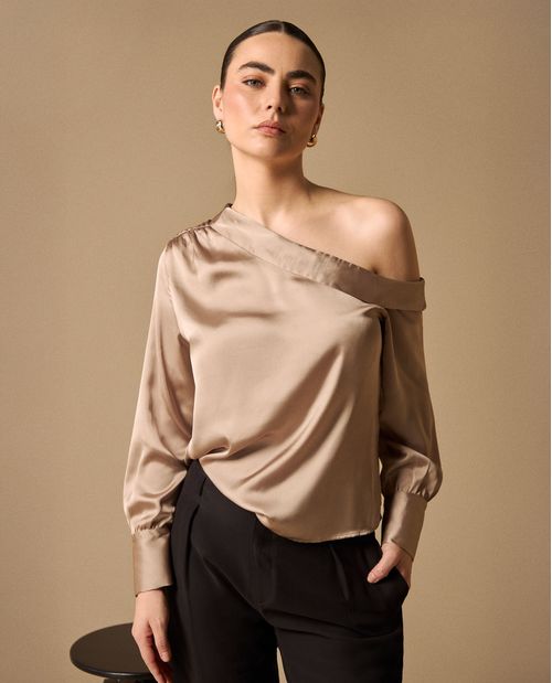 Camisa Asimétrica Verde Off-Shoulder