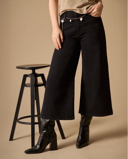 Jean Culotte Negro con Cadena Decorativa