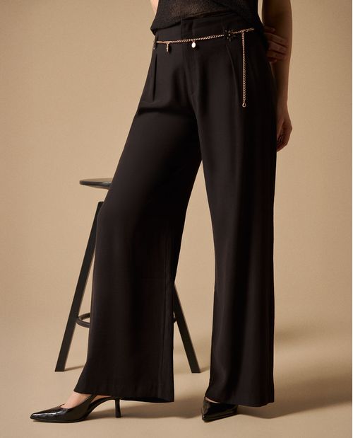 Pantalón Wide Leg con Cadena Dorada