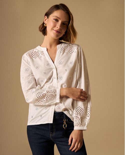 Camisa Blanca con Bordados Ingleses