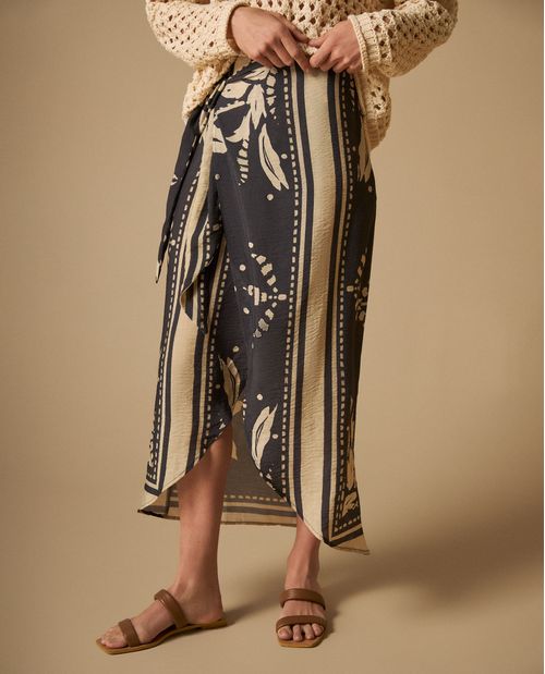 Falda midi envolvente con estampado paisley para mujer