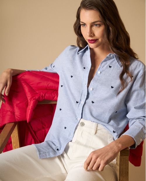 Camisa rayas con estampado de corazones para mujer