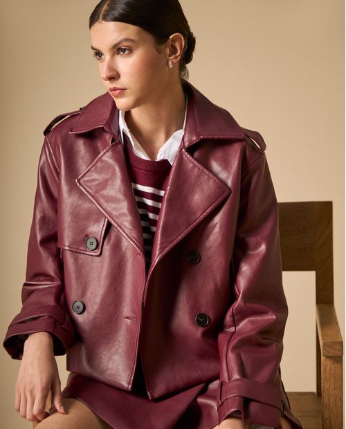Chaqueta trench cropped con doble botonadura para mujer