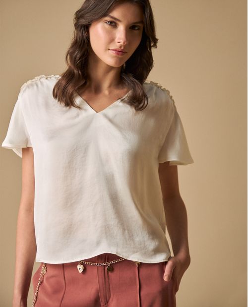 Camisa escote en V con mangas fruncidas
